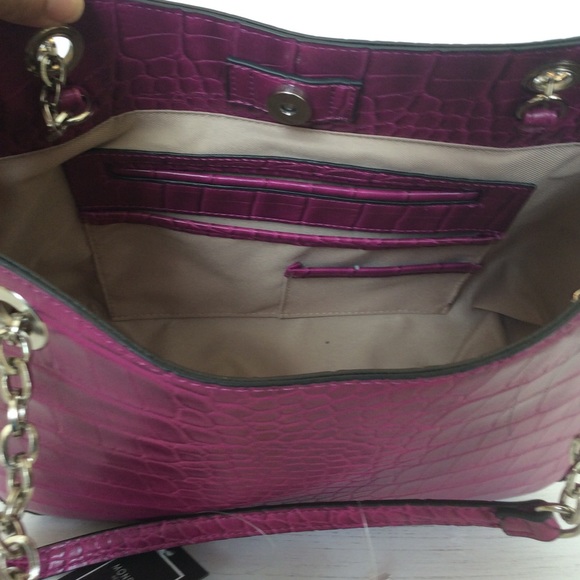 Mondani Magenta Tote. 🔹New - Picture 3 of 7